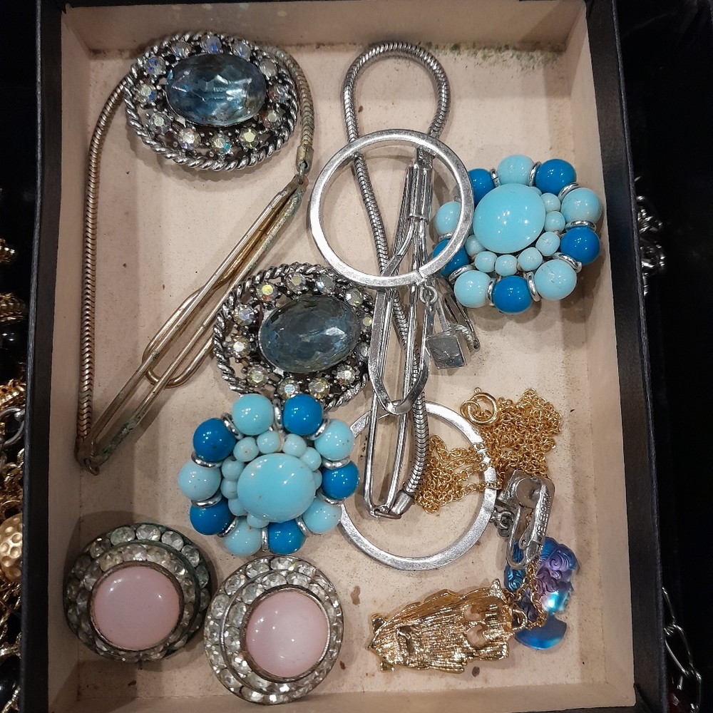 A whole lot of NY Celebrity vintage jewelry - Picture 2 of 8